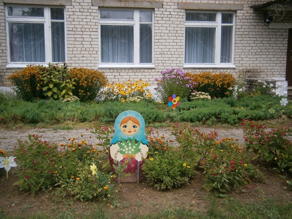 Уличная фигура "Матрешка с ландышами" Уличная фигура "Матрешка с ландышами"
